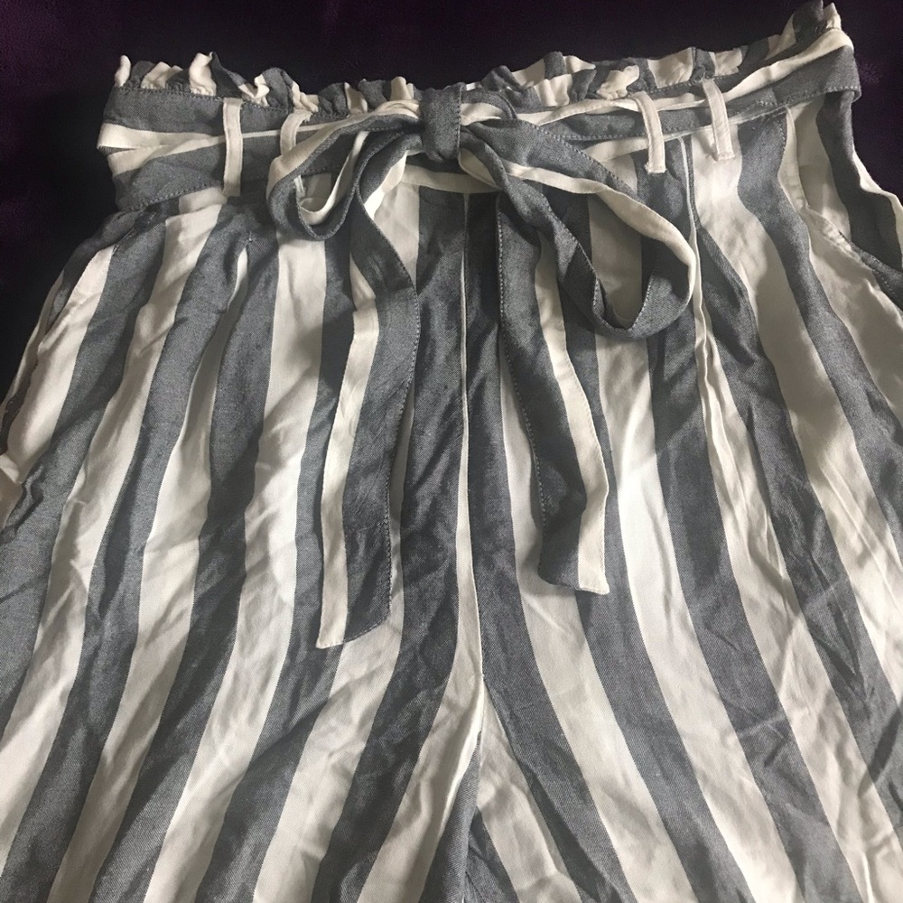 American Eagle Outfitters White and Gray Striped Paperbag Waist Trousers